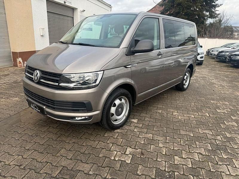 Gebraucht VW Multivan 150 PS (110 kW) 2018 Beige Van