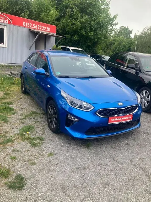 Usado Kia Ceed Spirit 140 CV (102 kW) 2021 Azul Utilitario