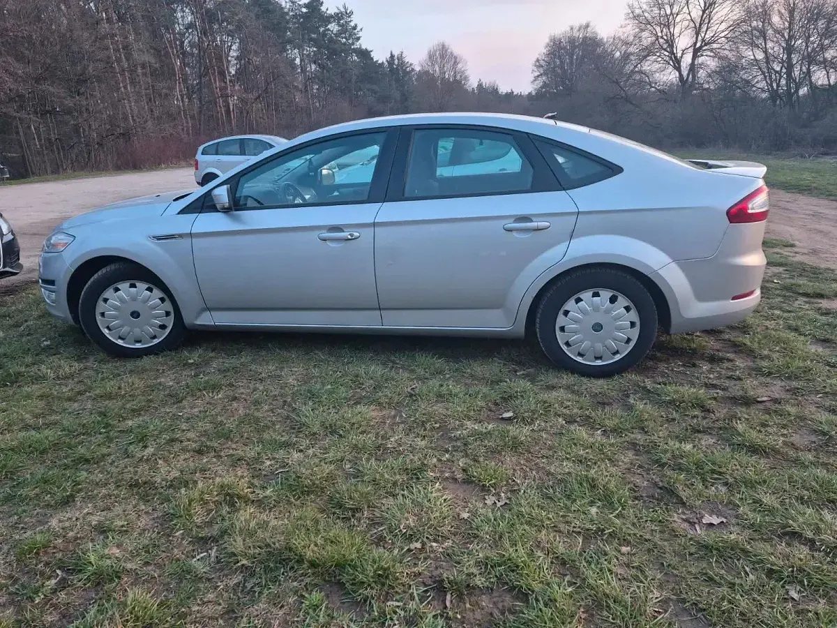 Gebraucht Ford Mondeo 116 PS (85 kW) 2012 Grau Limousine