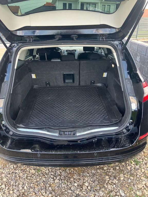 Gebraucht Ford Mondeo Titanium 150 PS (110 kW) 2017 Schwarz Limousine