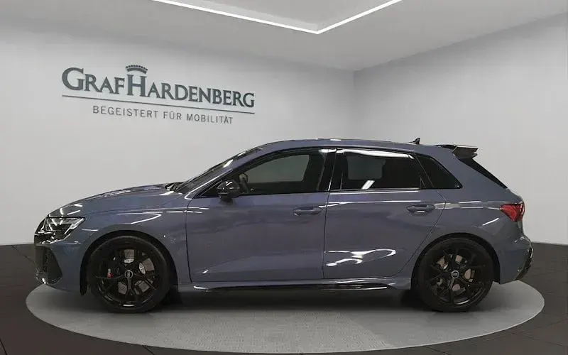 Neu Audi RS3 Comfort 400 PS (294 kW) 2026 Grau Limousine