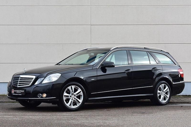 Gebraucht Mercedes E200 Elegance 136 PS (100 kW) 2010 Schwarz Kombi