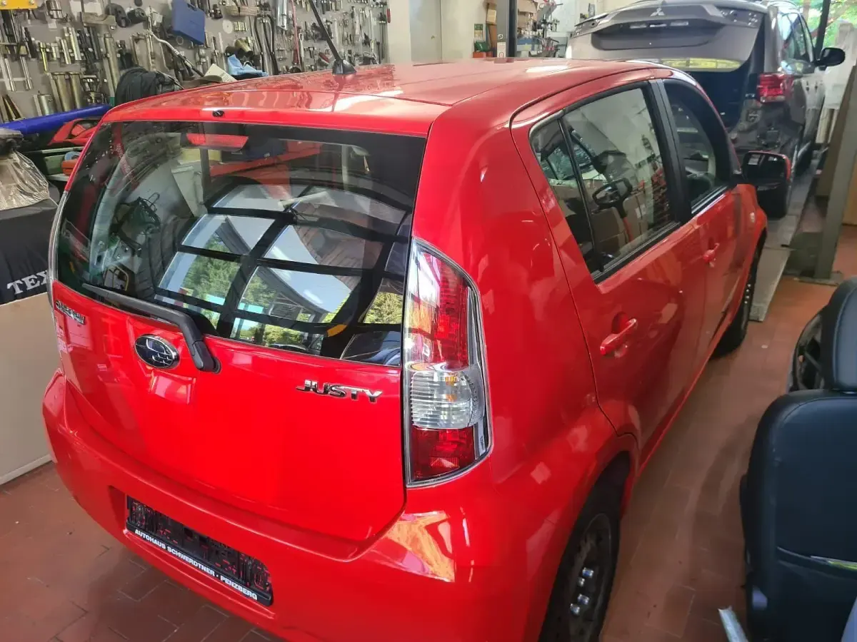 Gebraucht Subaru Justy 69 PS (50 kW) 2010 Rot Kleinwagen