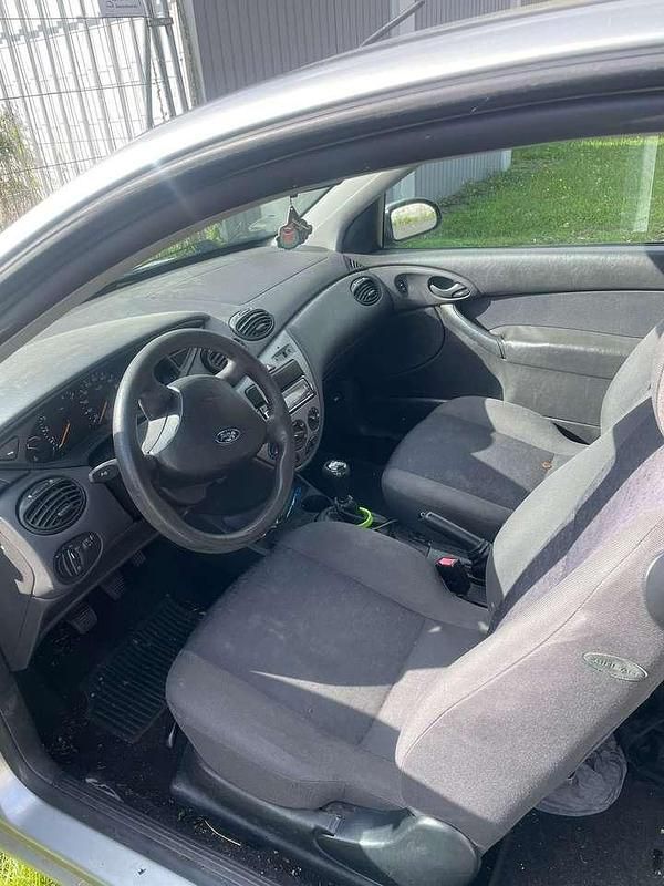 Gebraucht Ford Focus 101 PS (74 kW) 2002 Silber Limousine