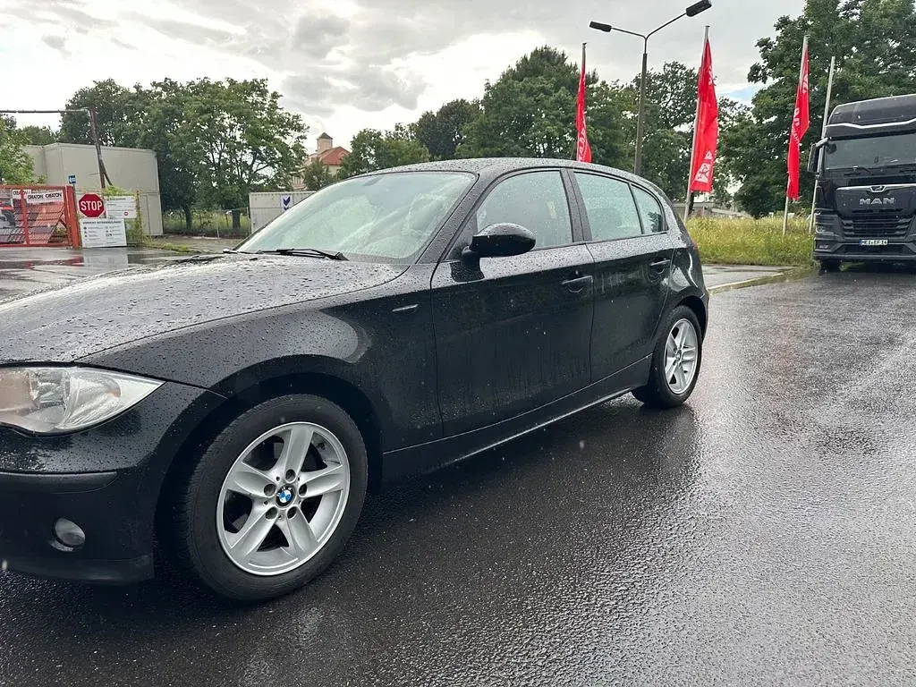 Gebraucht BMW 116 116 PS (85 kW) 2006 Schwarz Kleinwagen