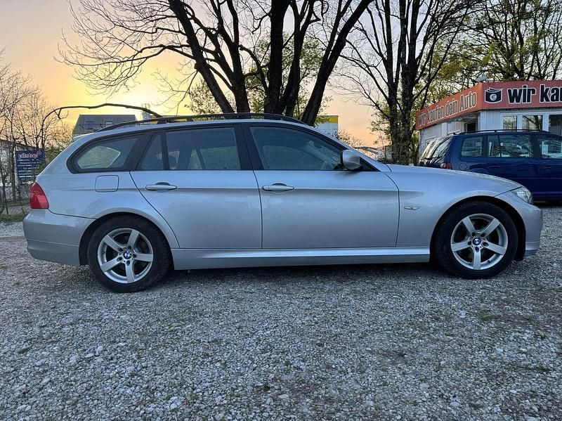 Gebraucht BMW 320 170 PS (125 kW) 2009 Silber Kombi