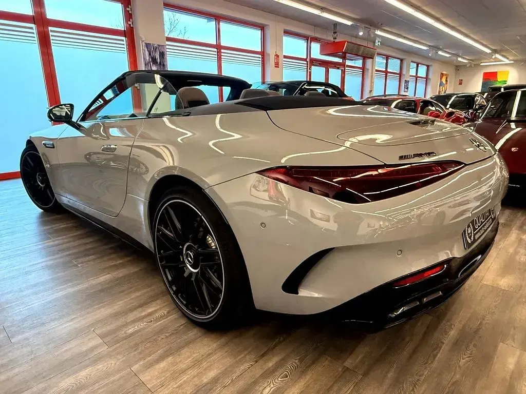 Gebraucht Mercedes SL63 AMG AMG 585 PS (430 kW) 2023 Grau Cabrio