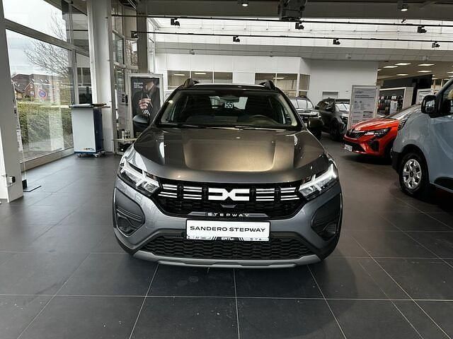 Othercolor Gebraucht 2022 Dacia Sandero Essentiel Kleinwagen | 17.140 € (Fairer Preis) - Bild 1/2