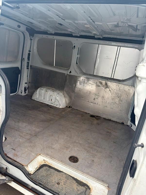 Gebraucht Opel Vivaro 90 PS (66 kW) 2015 Weiß Van / Kleinbus