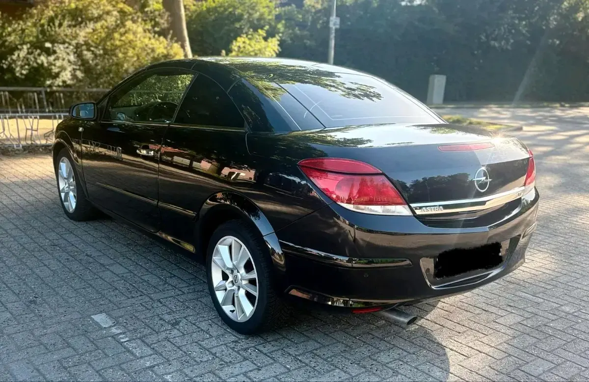 Gebraucht Opel Astra 140 PS (102 kW) 2007 Schwarz Cabrio
