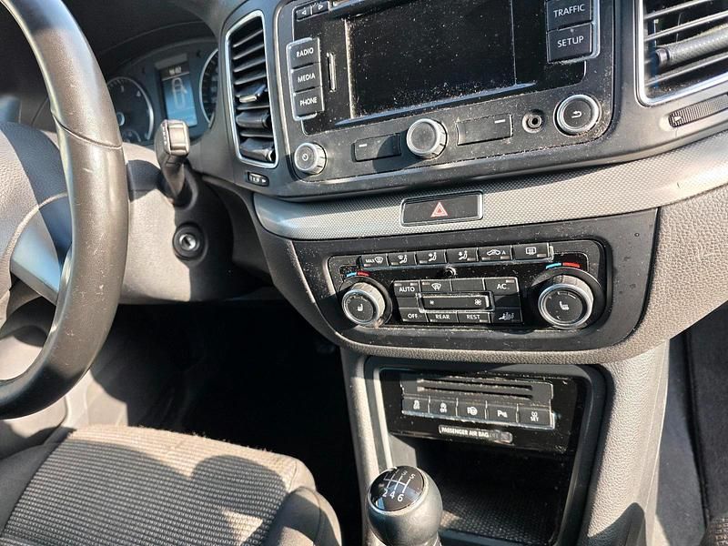 Gebraucht VW Sharan 140 PS (102 kW) 2011 Braun Van / Kleinbus