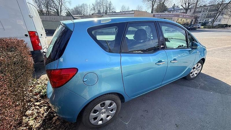 Gebraucht Opel Meriva Innovation 101 PS (74 kW) 2010 Grün Van / Kleinbus