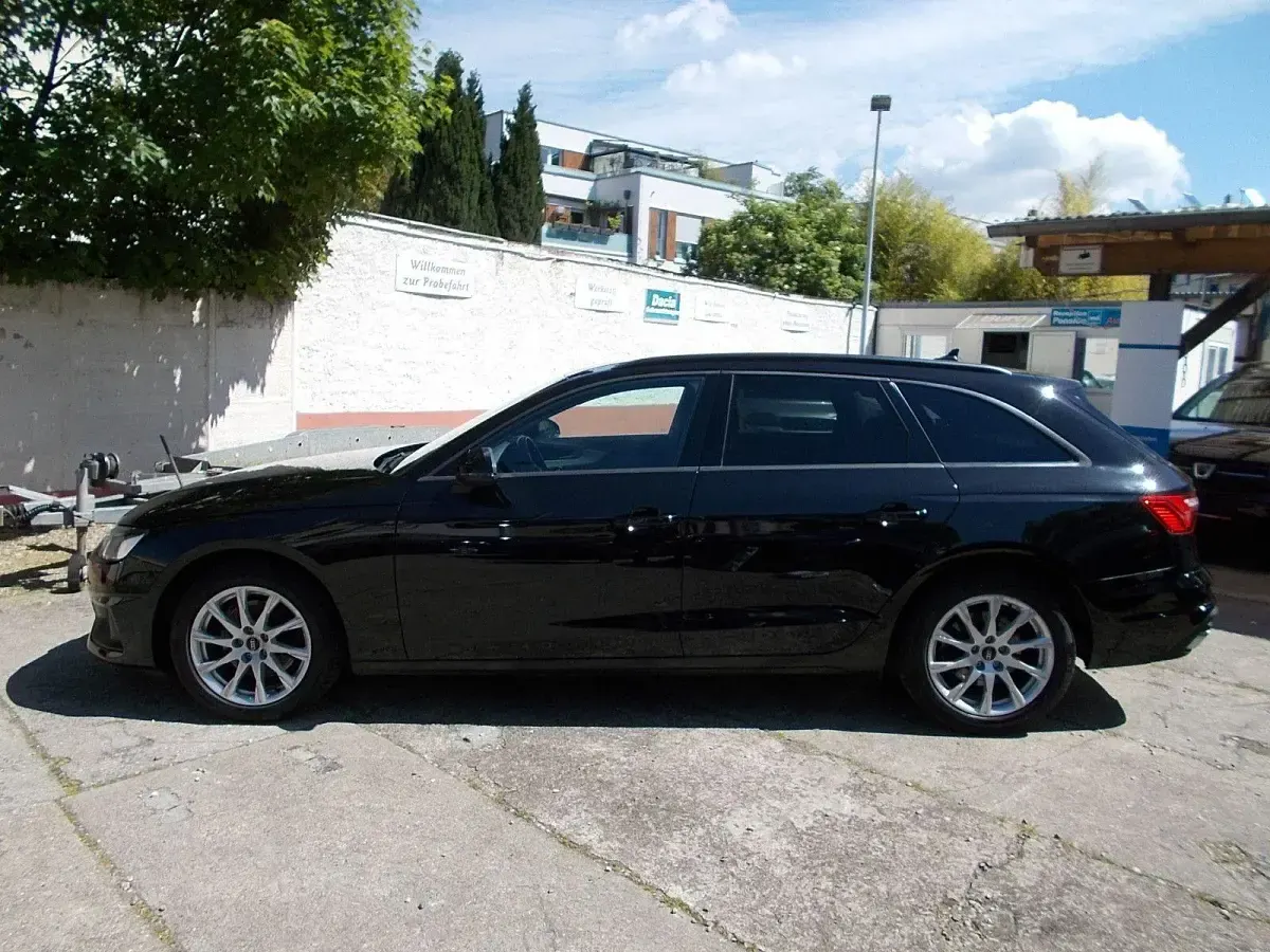 Gebraucht Audi A4 150 PS (110 kW) 2022 Schwarz Kombi