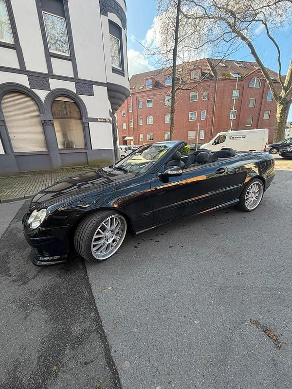 Gebraucht Mercedes CLK320 224 PS (164 kW) 2008 Schwarz Cabrio