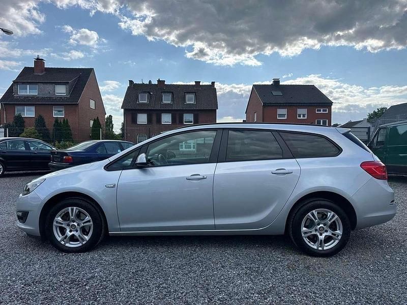 Gebraucht Opel Astra 110 PS (80 kW) 2014 Argon silber/ice silver (m2) Kombi