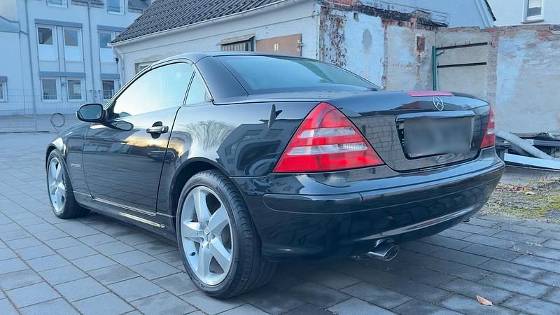 Gebraucht Mercedes SLK200 163 PS (119 kW) 2001 Schwarz Cabrio