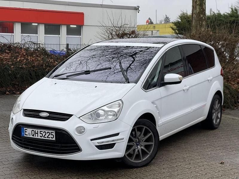 Weiß Gebraucht 2011 Ford S-MAX Titanium Van / Kleinbus | 4.499 € (Superpreis) - Bild 1/4