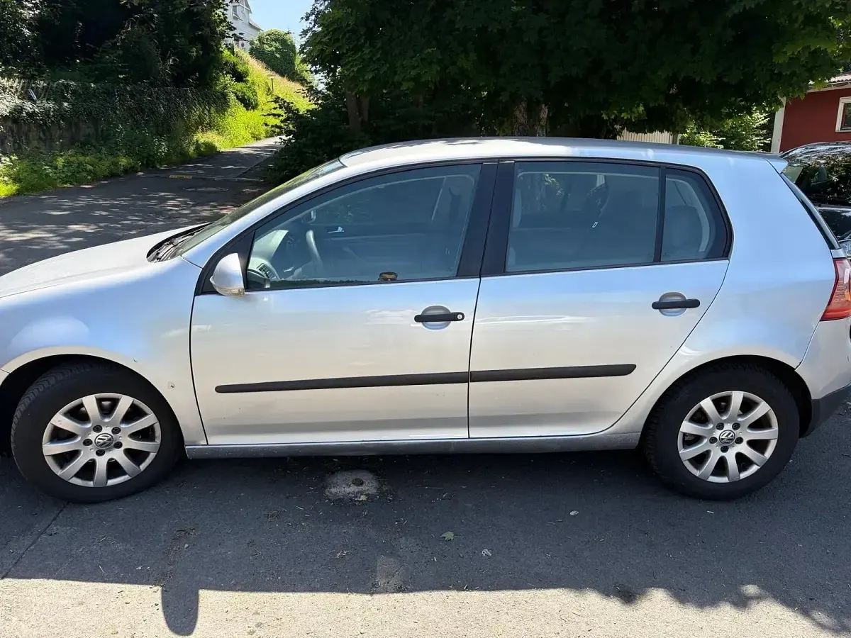 Gebraucht VW Golf V 102 PS (75 kW) 2004 Grau Kleinwagen