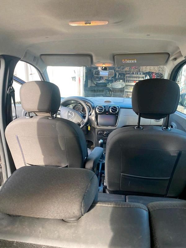 Gebraucht Dacia Lodgy 116 PS (85 kW) 2016 Schwarz Van / Kleinbus