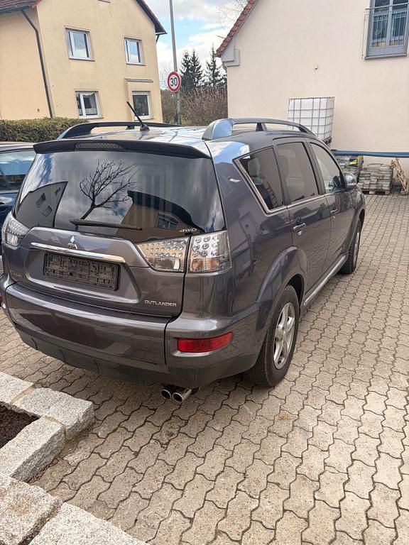 Gebraucht Mitsubishi Outlander Intense 177 PS (130 kW) 2013 Grau SUV