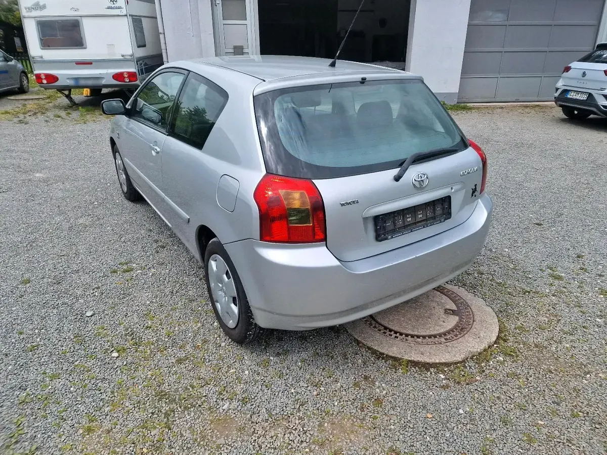 Gebraucht Toyota Corolla 110 PS (80 kW) 2002 Silber