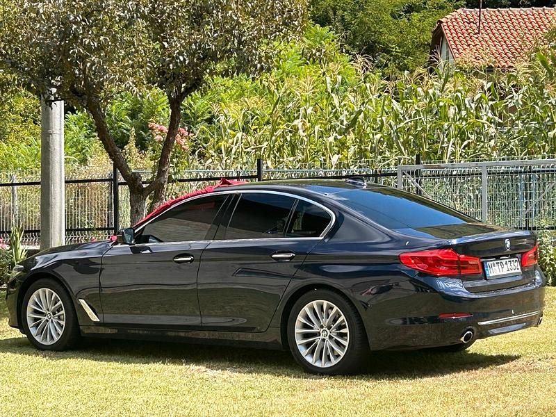 Blau Gebraucht 2018 BMW 530 Limousine | 19.999 € (Fairer Preis) - Bild 1/4