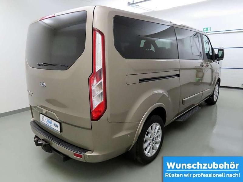 Gebraucht Ford Tourneo Titanium 131 PS (96 kW) 2022 Diffusedsilver Van / Kleinbus
