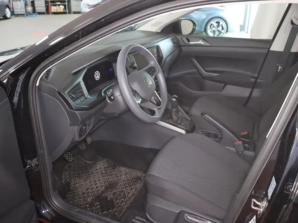 Gebraucht VW Taigo Basis 95 PS (69 kW) 2023 Schwarz SUV