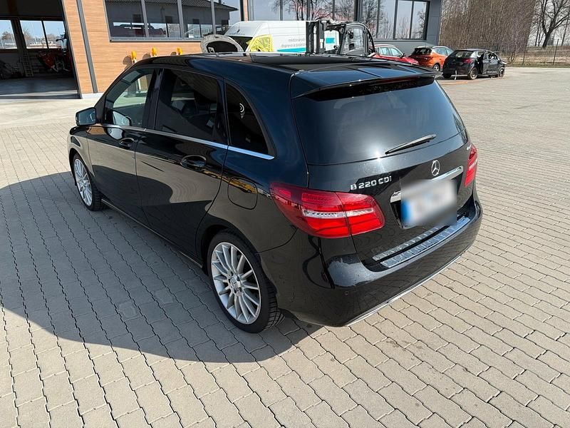 Gebraucht Mercedes 220 179 PS (131 kW) 2015 Schwarz Kombi