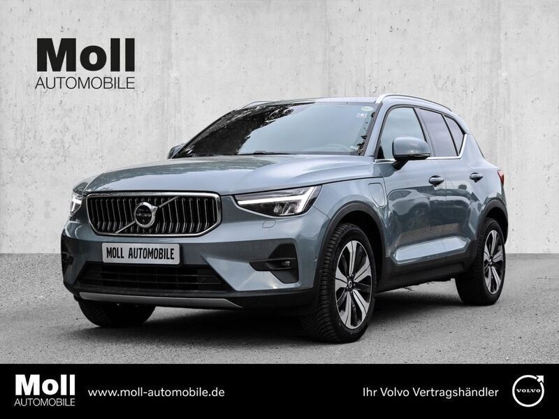 Grau Gebraucht 2023 Volvo XC40 Plus SUV | 35.980 € (Fairer Preis) - Bild 1/4