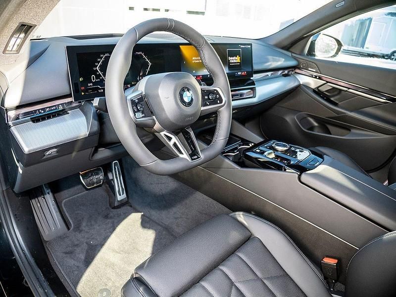Neu BMW 520 Performance 197 PS (144 kW) 2025 Saphirschwarz Kombi