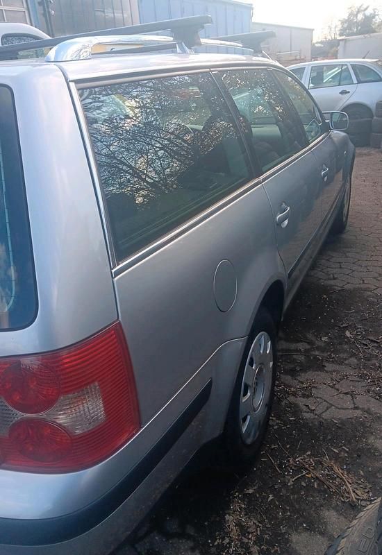 Gebraucht VW Passat Trendline 115 PS (84 kW) 2001 Silber Kombi