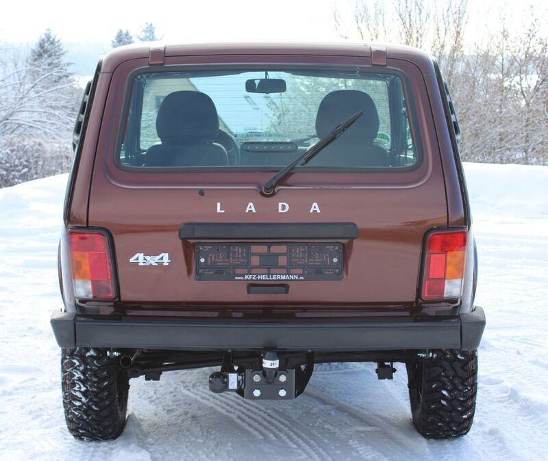 Gebraucht Lada niva 83 PS (61 kW) 2020 Braun metallic SUV