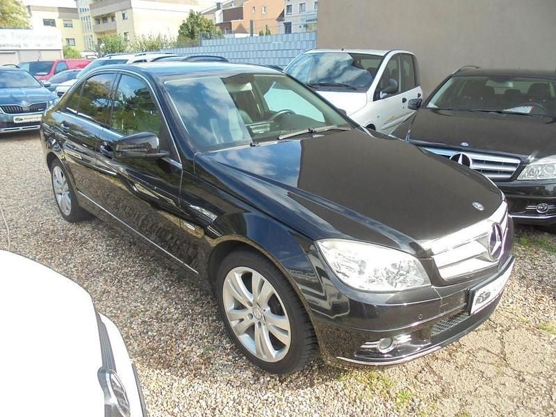 Obsidianschwarz Gebraucht 2009 Mercedes C180 Limousine | 5.499 € (Guter Preis) - Bild 1/4