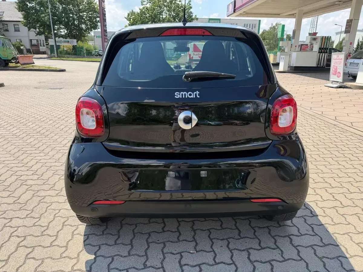 Gebraucht Smart ForFour Basis 71 PS (52 kW) 2016 Schwarz Kleinwagen