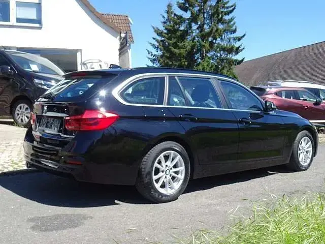 Gebraucht BMW 320 Advantage 190 PS (139 kW) 2017 Schwarz Kombi