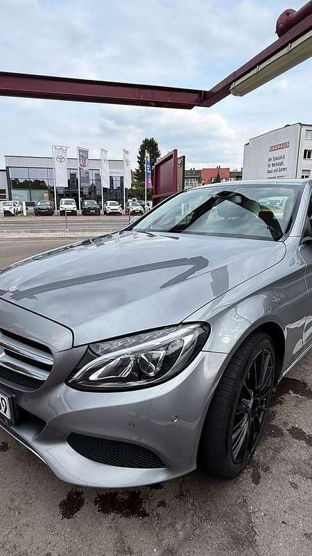 Grau Gebraucht 2015 Mercedes C220 Limousine | 17.000 € (Fairer Preis) - Bild 1/4