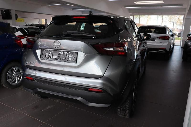 Gebraucht Nissan Juke Acenta 114 PS (83 kW) 2024 Grau SUV