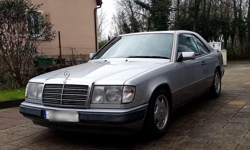 Silber Gebraucht 1991 Mercedes 230 Coupé | 3.899 € - Bild 1/4