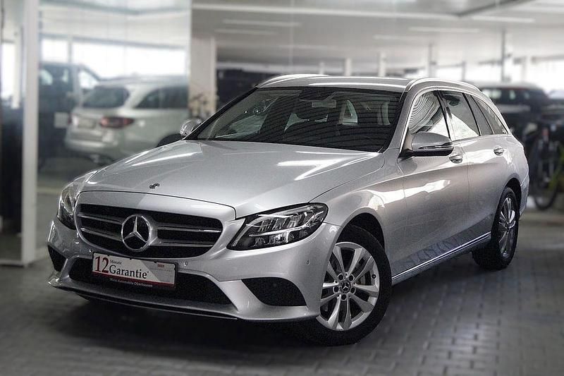 Silber Gebraucht 2018 Mercedes C220 Limousine | 19.990 € (Guter Preis) - Bild 1/4