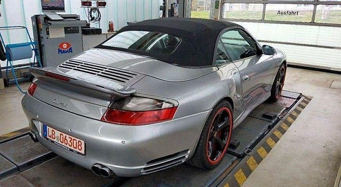 Silber Gebraucht 2004 Porsche 996 Turbo Cabrio | 57.000 € - Bild 1/4