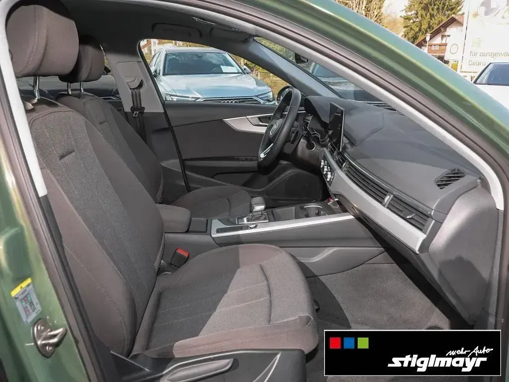 Gebraucht Audi A4 Advanced Plus 163 PS (119 kW) 2024 Distriktgrün metallic Kombi