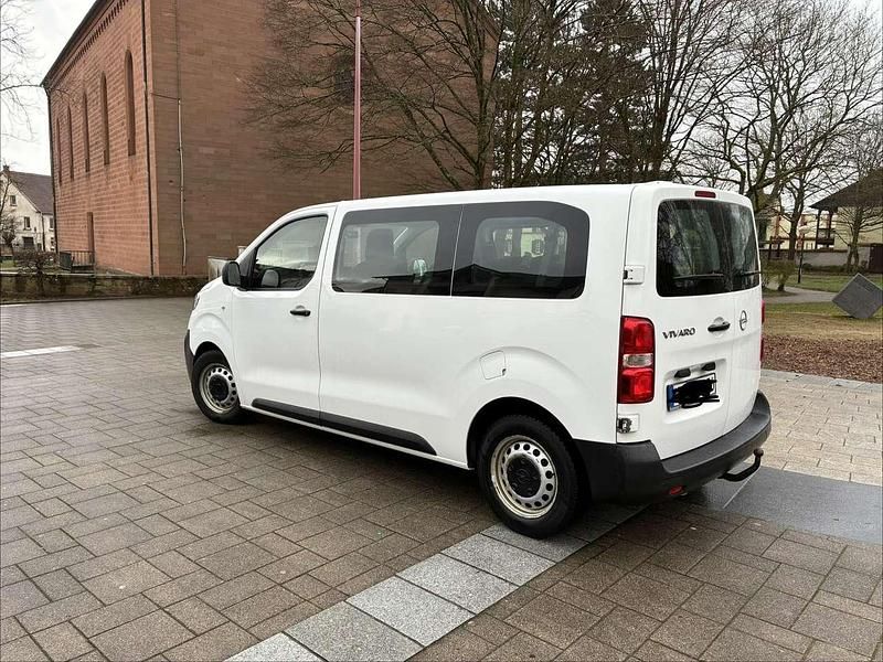Gebraucht Opel Vivaro 150 PS (110 kW) 2020 Weiß Van / Kleinbus