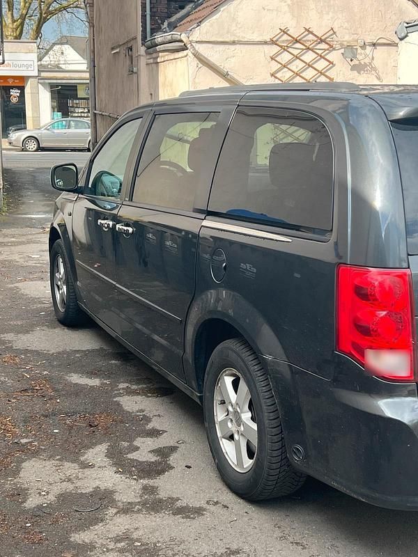 Gebraucht Dodge Grand Caravan 283 PS (208 kW) 2011 Schwarz Van / Kleinbus