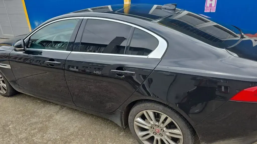 Gebraucht Jaguar XE Portfolio 200 PS (147 kW) 2019 Schwarz Limousine