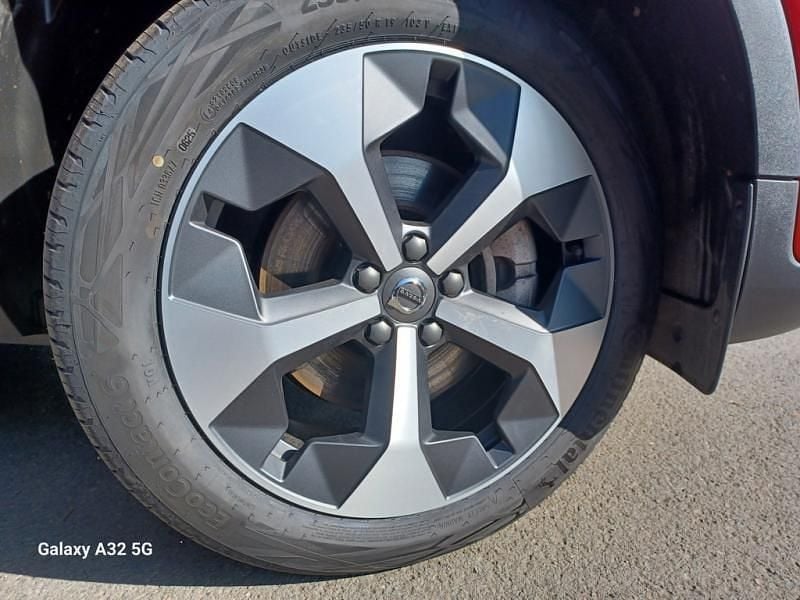 Gebraucht Volvo XC40 Plus 163 PS (119 kW) 2025 Rot / fusion red (metallic) SUV