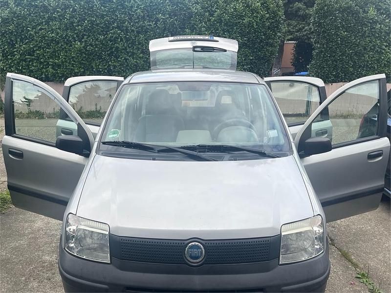 Silber Gebraucht 2005 Fiat Panda Kleinwagen | 700 € (Superpreis) - Bild 1/4
