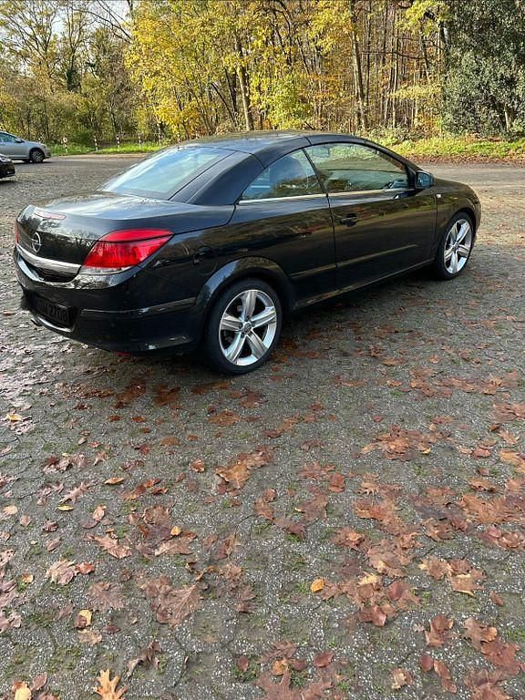 Gebraucht Opel Astra Cabriolet 140 PS (102 kW) 2009 Schwarz Cabrio