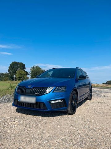 Blau Gebraucht 2017 Skoda Octavia RS Kombi | 23.500 € (Fairer Preis) - Bild 1/4