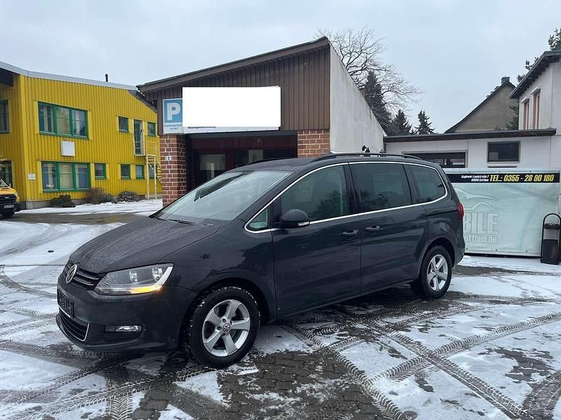 Gebraucht VW Sharan Comfortline 150 PS (110 kW) 2020 Uranograu Van / Kleinbus